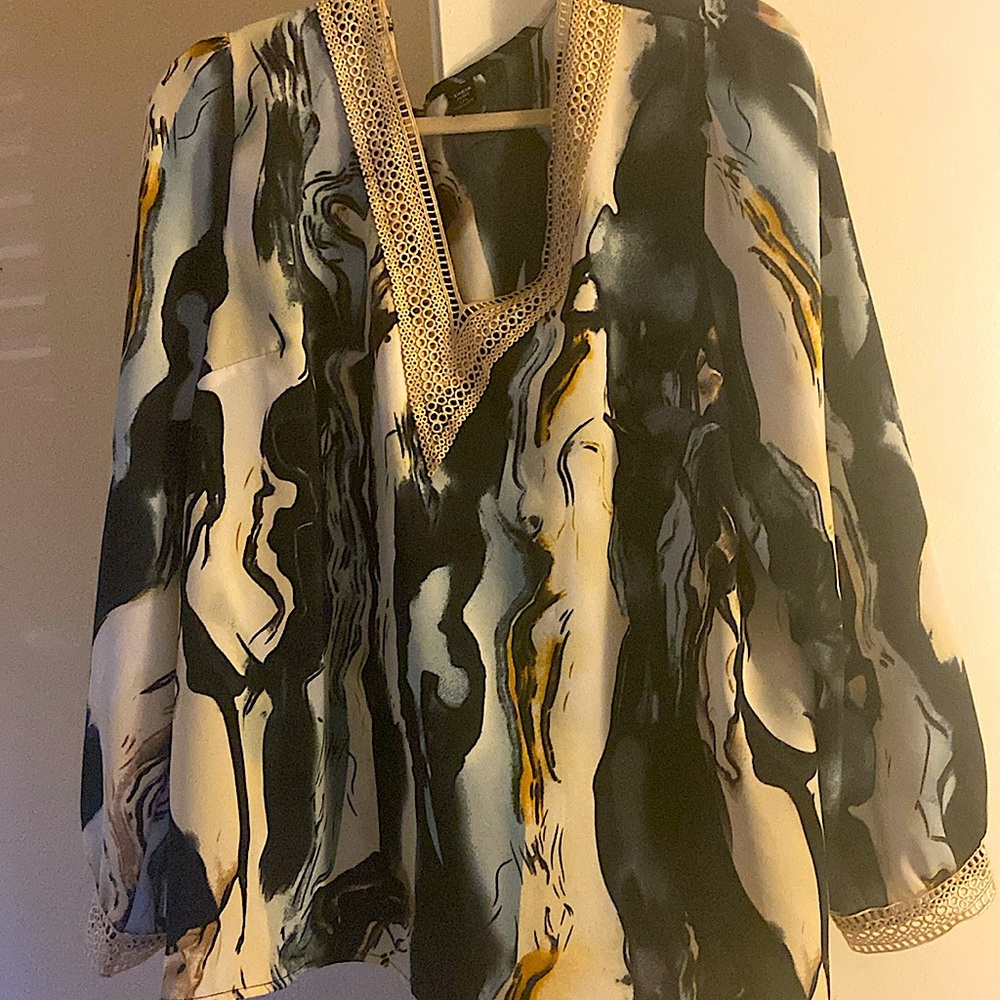 SHEIN Clasi Plus Allover Print Guipure Lace Insert Blouse